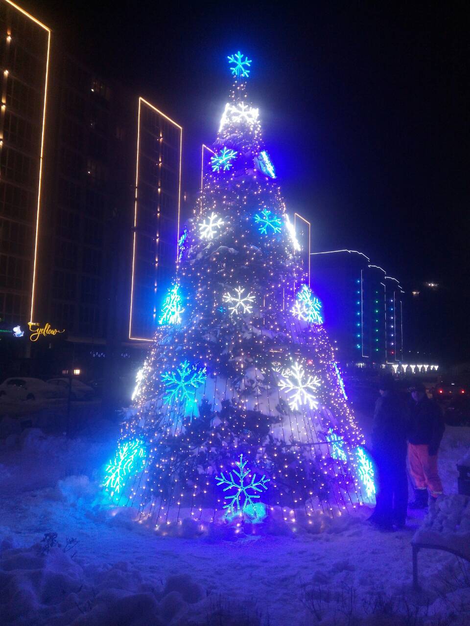 Новорічна ілюмінація, прикрасити гірляндами!