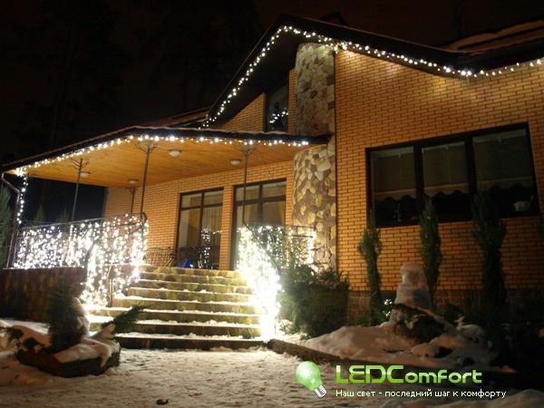 Новорічна ілюмінація, прикрасити гірляндами!