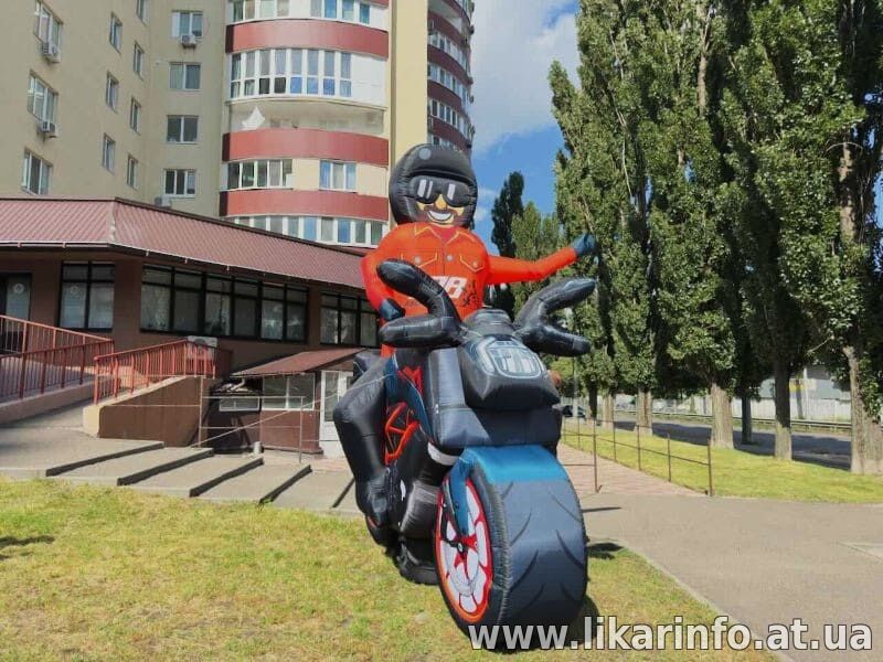 Наружная реклама человек надувной 3D копии товаров, персонажей, животных 3.4 м